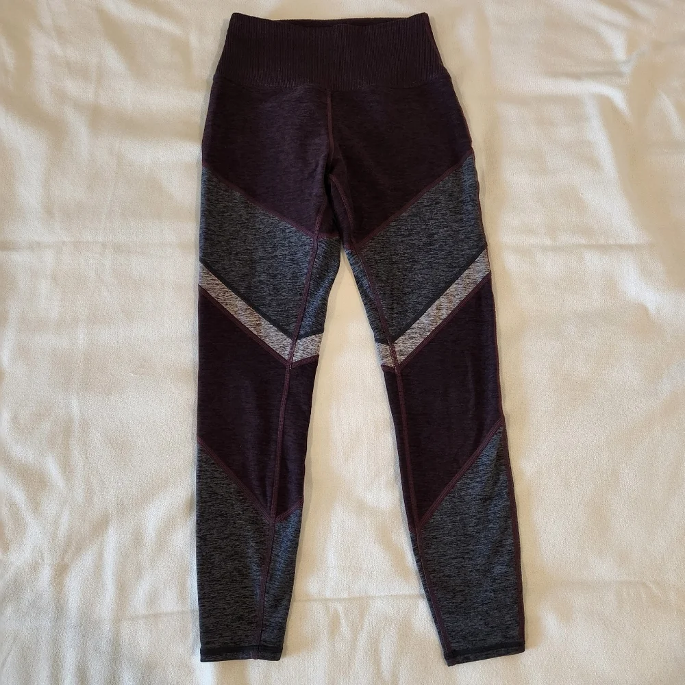 Alo Yoga Sheila Leggings Colorblock Size XS Burgandy Gray